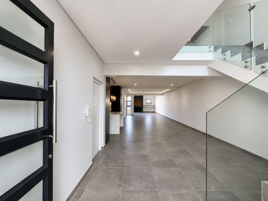 4 Bedroom Property for Sale in Sandown Western Cape
